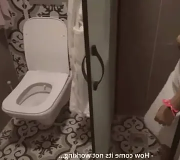 mi hermanastra rompio la ducha de mi padrastro me da su culo para que no diga nada mi hermanastra rompio la ducha de mi padrastro me da su culo para que no diga nada 1733510521