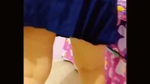 ¿Se ve muy JOVEN? Colegiala MEXICANA es Convencida por PROFESOR LUJURIOSO ¡El Maldito Se Aprovecha de su INOCENCIA! Y la tonta CHAMACA CAE en sus garras, Real Amateur